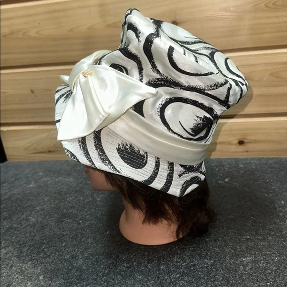 Vintage Black and White Swirl Hat - Picture 2 of 6